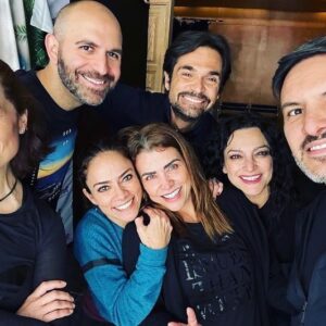 Francisco Rubio Instagram - Hoy zarpa este Barco @mammamia_mx que gran viaje nos espera! 💫 Dios, llévanos a un buen puerto 🙏🏻🙌🏻 GRACIAS @claudiocarreramx @tina_galindo @teatroinsurgentes @jasonasparks @prisalba @danielvillafane por todo su AMOR, GUÍA, CONFIANZA 🫶❤️
