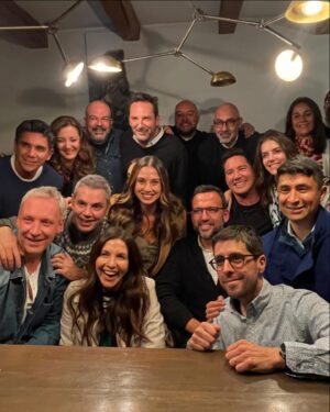 Francisco Saavedra Instagram - Ya estamos en Modo @teleton_chile Trabajando a toda máquina por los niños y niñas de Chile. Los necesitamos a todos ❤️ #JuntosTodosLosDias