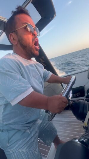 Franck Gastambide Instagram - 🛥️🌊☀️🤣❤️ @lc_marine_marseille
