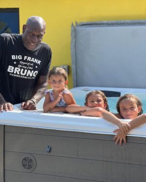Frank Bruno Instagram - Morning so whats happening at West Ham? New manager lots of new faces, disappointing result! Counting the days to a little holiday. Great to see my grandkids recently they have so much energy its like a keep fit session!! Have a good Sunday #sunday #morning #weekend