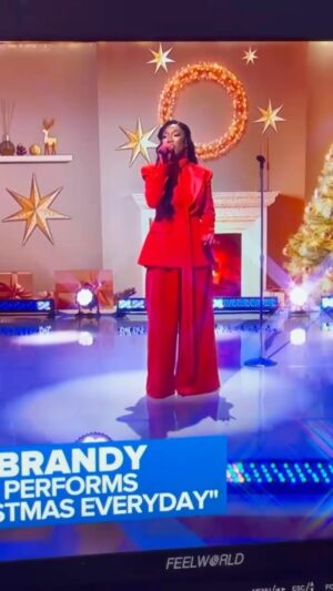 Frank Gatson Jr. Instagram - Have A Very Merry Brandy Christmas 

New Christmas Album Everywhere 
#ChristmasWithBrandy