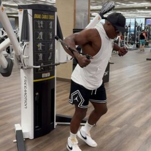 Franklin Lashley Instagram - The Answer….
#builtdifferent #lfg #itsoktobedifferent #morninggrind