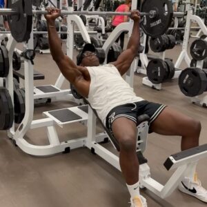 Franklin Lashley Instagram - The Answer….
#builtdifferent #lfg #itsoktobedifferent #morninggrind