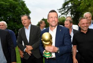 Franz Beckenbauer Instagram - Jubiläums Event der Weltmeister von 1990 🇩🇪

©️W.Breiteneicher für H.Beckenbauer
