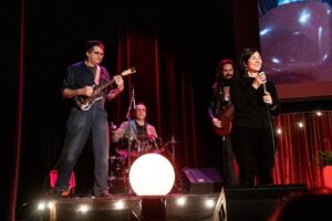Fred Armisen Instagram - Today is Steve Albini’s birthday. I think about him all the time. This is us playing for/with @iamlilbub in 2019 in Asbury Park, NJ. With Kelley Deal and @blasko1313. I’m sure Steve is saying something astute and funny in that picture where he’s talking to us. And I love seeing him and Lil’ Bub together like that. Happy Birthday Steve! ❤️ #ThankYouSteveAlbini @electricalaudio @letterscharity