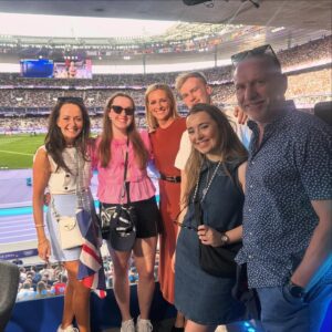 Gabby Logan Instagram - Paris continuing to deliver the drama. The purple track delivering a purple patch of USA golds at this Olympic Games. The team of dreams in the studio, loving the visitors dropping by to say hi. And a little trip to @barrysfrance with the girls 💪🏼all in a days work. 
@paris_olympics_2024 @melissabourne @alidoesmakeup @charlottehandleygreen