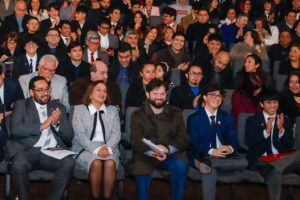 Gabriel Boric Instagram - Tengo la profunda convicción de que el fortalecimiento de la Educación Pública debe estar en la esencia de mi labor como Presidente de la República. 

Hoy participé en el aniversario de los 211 años del Instituto Nacional donde reforzamos nuestro compromiso con espacios más dignos, seguros y mejoras que contribuyan a la calidad de la educación en cada aula de nuestro país. 

Estamos cumpliendo y seguiremos trabajando con esperanzas renovadas. Un abrazo para todas las niñas, niños, jóvenes y comunidad educativa del Instituto Nacional!