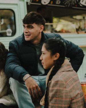 Gabriel Guevara Instagram - Pues nada, este es Alberto, espero que le odieis porque pa eso está Ramon #niunamas @netflixes 
Espero que os guste 😅✌🏽🤷🏻‍♂️