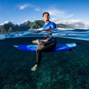 Gabriel Medina Instagram - Laydays in Tahiti be like💙🏄🏻‍♂️🌴 —— Coisas leves! dias de folga no Tahiti…