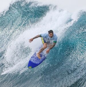 Gabriel Medina Instagram - Day 1 of training ll 🇧🇷 

📷: @willlucass l @cbsurfoficial  l @timebrasil
