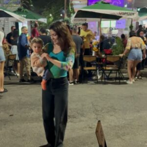 Gabriela Barros Instagram - Ô moço, por favor, me vê uma batida de côco com direito a beijo na bochecha, estreia de espectáculo, misturada com samba do trabalhador, uma pitada de corrida de cavalos no Jockey Clube, mais um sambinha de rua e tudo envolto numa dança de panos! Brigadaaaa valeu!🍹