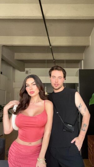 Gabrielle Marion Instagram - Se faire carter à 31 ans feels different 🤭

#fyp #humour #funny