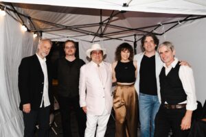 Gaby Moreno Instagram - Fun times LA!! Thanks for coming out for this #kcrwsummernights event and singing and dancing with us at the beautiful Jerry Moss Plaza in DT. ❤️
@kcrw 

📷: @ttepz