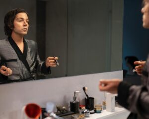 Gael García Bernal Instagram - A wild new thriller steps into the ring. Diego Luna, Gael García Bernal, and Eiza González star in the new original series, La Máquina, coming October 9 to Hulu in the U.S. & Disney  internationally!

Una nueva serie se prepara para entrar al cuadrilátero. 🥊
Aquí están las primeras imágenes de #LaMáquina, protagonizada por Gael García Bernal, Diego Luna y Eiza González. Estreno 9 de octubre en Hulu en Estados Unidos y en Disney  en Latinoamérica y resto del mundo.