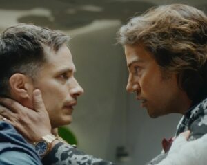 Gael García Bernal Instagram - A wild new thriller steps into the ring. Diego Luna, Gael García Bernal, and Eiza González star in the new original series, La Máquina, coming October 9 to Hulu in the U.S. & Disney  internationally!

Una nueva serie se prepara para entrar al cuadrilátero. 🥊
Aquí están las primeras imágenes de #LaMáquina, protagonizada por Gael García Bernal, Diego Luna y Eiza González. Estreno 9 de octubre en Hulu en Estados Unidos y en Disney  en Latinoamérica y resto del mundo.