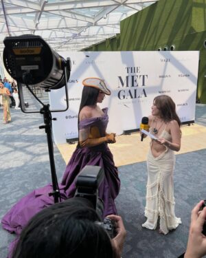 Gala Varo Instagram - MET GALA Screening party by @voguemexico 
Look: @the_weird_market