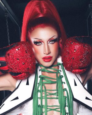 Gala Varo Instagram - Gala con G de GLOBAL ALL STAR ⭐️🌎 
Varo con V de VICTORIA 🏆❤️‍🔥
Representing 🇲🇽 Mexico @rupaulsdragrace 
 
Look: @aviescmx 
Hair: @eva.white_ 
Photo: @sundayinnonovember 
Boxeador chulísimo: @thatmexaguy