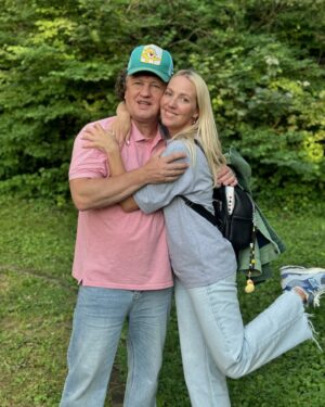 Galina Bob Instagram - С Днём Рождения, моё самое настоящее счастье,Серёня❤️❤️❤️ Извини,мне некогда тут расписывать,как я я тебя… ну ты понял… меня муж ждёт,чтоб время с ним провести😂😂😂