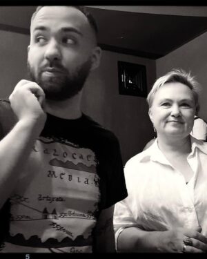 Garik Oganisyan Instagram - Классическая троица: я, мама и @nezlobinofficial
