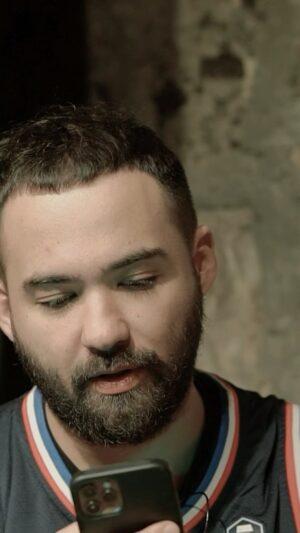 Garik Oganisyan Instagram - Новый выпуск «Что бы ты выбрал?» с крутыми @a.kvashonkin и @shakulin_vasya 
На моем YouTube!