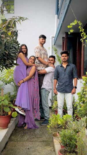 Garima Chaurasia Instagram - We had so much fun while recreating this memory of our childhood 🫶🏻🥹
.
.
@mishty_chaurasia @omcrick @aman_2882 @nitin_.1610 
 #cousins #rakhi #rakhshabandhan #brosis #love #fun #memories #recreation #cousinsquad