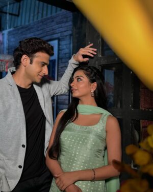 Garvita Sadhwani Instagram - Yeh rishta kya kehlata hai ❤️‍🔥
Keep watching us only on @starplus everyday 9:30PM❤️

@directorskutproduction 🧿♥️ @rajan.shahi.543 🙏
@rishimandial @raampandey30 
.
.
.
#yrkkh #starplus #tv