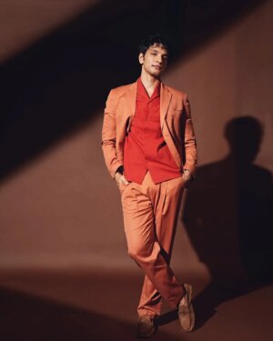 Gautham Karthik Instagram - Just an Orange Zest 🍊 😎

Outfit: @geneslecoanethemant 
Stylist: @ruchi.munoth 
Assisted by: @div.gayathrii 
Make-up: @prakatwork 
Hair: @messi_style_artistry 
📸: @arungnanavel