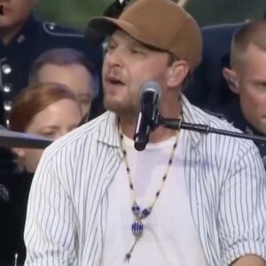 Gavin DeGraw Instagram - Performed my new version of Chariot on the Fourth of July with the incredible US Air Force Band. I even got the chance to spend some time with the Navy earlier this year. Things have been feeling right place, right time for me.