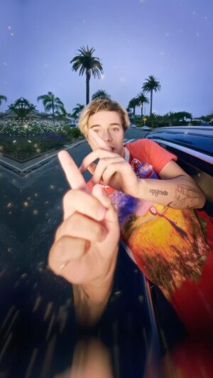 Gavin Magnus Instagram - WTF just happened? This one for all y'all that think she's the one 😘

#potion #summer #vacation #tropical #singers #rap