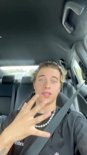 Gavin Magnus Instagram - The switch up is crazy💰#viralreels #summer
