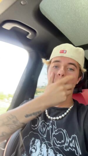 Gavin Magnus Instagram - Boy need to "pipe down"😅 #viralreels #funny #explore #exgirlfriend