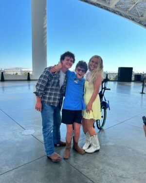 Gavin McHugh Instagram - I think it’s time for some new cowboy boots!!

#sungoesdowntour
#meganmoroney
#kennychesney
#pressley 
#sofistadium 
#emocowgirl 
#amiokay