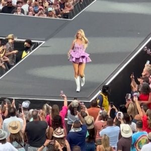 Gavin McHugh Instagram - I think it’s time for some new cowboy boots!!

#sungoesdowntour
#meganmoroney
#kennychesney
#pressley 
#sofistadium 
#emocowgirl 
#amiokay