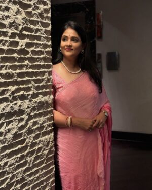 Gayatri Bhargavi Instagram - In Chorus of Life, I am singing in my Solitude, which is helping me to Strengthen My Core & Focus. 

#believeinyourself #me #positivevibes #menifestation #gayatribhargavi #anchor #actor #telugucinema #sravanmasam #special #life #vision #prosperity #growth 

#thankfulgratefulblessed #thankfulthursday to my dear favourites @ursvamsishekar for this beautiful clicks. 😍🥳
