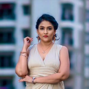 Gayatri Bhargavi Instagram - There are no menial jobs, only menial attitudes. 

Giving best at all times is my choice, my Attitude. 
.
.

.#pokerface me. 
.
.
.
#thankfulgreatfulblessed 🙏♥️
📸 @prasan.myreflections 
Styled by - @_razzaqui
Assisted by - @aksharamahi7
Outfit - @yusa.india
Neckpiece - @shopriyaaofficial
Bracelets- @bcos_its_silver

#photography #photoshoot #dressup #showupeveryday #believeinyourself #actor #gayatribhargavi #telugucinema #anchor #selflove #attitude #magnet #money #health #love #strength #grace #wealth #life #grow