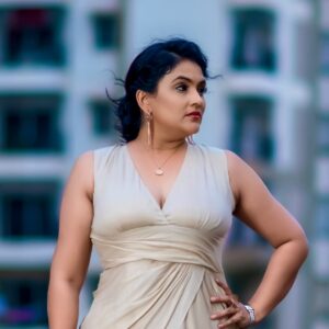 Gayatri Bhargavi Instagram - There are no menial jobs, only menial attitudes. 

Giving best at all times is my choice, my Attitude. 
.
.

.#pokerface me. 
.
.
.
#thankfulgreatfulblessed 🙏♥️
📸 @prasan.myreflections 
Styled by - @_razzaqui
Assisted by - @aksharamahi7
Outfit - @yusa.india
Neckpiece - @shopriyaaofficial
Bracelets- @bcos_its_silver

#photography #photoshoot #dressup #showupeveryday #believeinyourself #actor #gayatribhargavi #telugucinema #anchor #selflove #attitude #magnet #money #health #love #strength #grace #wealth #life #grow