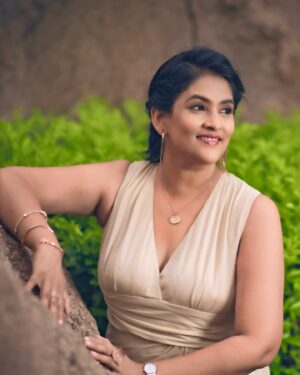 Gayatri Bhargavi Instagram - “If you are positive, you’ll see opportunities instead of obstacles.” 

Be so happy that, when other people look at you, they become happy too. 

Giving my best each day. Learning, Growing & Glowing. 
.
.
..
. 
.
#smile 

📸 
Styled by - @_razzaqui
Assisted by - @aksharamahi7
Outfit - @yusa.india
Neckpiece - @shopriyaaofficial
Bracelets- @bcos_its_silver

#photography #photoshoot #dressup #showupeveryday #believeinyourself #actor #gayatribhargavi #telugucinema #anchor #selflove #positive #grow #mindfulness #influencer #learn #grow #glow #happy