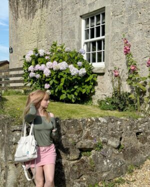 Gemma Louise Instagram - 今のイギリスの天気はちょうどいいです！💐 The weather is the UK is currently just right!