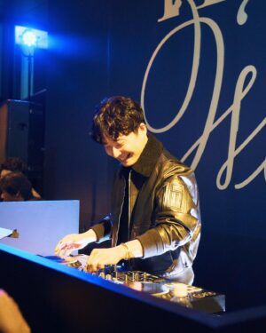 Gen Hoshino Instagram - I DJed and selected the background music for the Tiffany Wonder exhibition's opening event. Thank you, @pharrell! 

エキシビション「ティファニー ワンダー」オープニングイベントにてBGMのセレクター、そしてDJとして出演してきました。すごい熱気と盛り上がり。90分ぶっ通しで大好きな曲をミックスしまくりました。楽しかったあ。（DJネーム、何がいいと思う？）

엑시비전 ’티파니 원더‘ 오프닝 이벤트에서 디제잉하고 행사장 BGM을 담당하는 선곡 셀렉터로도 참여했어요!

我在「Tiffany Wonder」展覽擔任了開幕活動DJ，並兼任了活動BGM選曲人！

#Tiffanyandco #TiffanyWonder #ティファニー展 #TiffanyPartner
@tiffanyandco