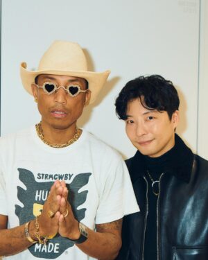 Gen Hoshino Instagram - I DJed and selected the background music for the Tiffany Wonder exhibition's opening event. Thank you, @pharrell! 

エキシビション「ティファニー ワンダー」オープニングイベントにてBGMのセレクター、そしてDJとして出演してきました。すごい熱気と盛り上がり。90分ぶっ通しで大好きな曲をミックスしまくりました。楽しかったあ。（DJネーム、何がいいと思う？）

엑시비전 ’티파니 원더‘ 오프닝 이벤트에서 디제잉하고 행사장 BGM을 담당하는 선곡 셀렉터로도 참여했어요!

我在「Tiffany Wonder」展覽擔任了開幕活動DJ，並兼任了活動BGM選曲人！

#Tiffanyandco #TiffanyWonder #ティファニー展 #TiffanyPartner
@tiffanyandco