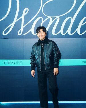 Gen Hoshino Instagram - I DJed and selected the background music for the Tiffany Wonder exhibition's opening event. Thank you, @pharrell! 

エキシビション「ティファニー ワンダー」オープニングイベントにてBGMのセレクター、そしてDJとして出演してきました。すごい熱気と盛り上がり。90分ぶっ通しで大好きな曲をミックスしまくりました。楽しかったあ。（DJネーム、何がいいと思う？）

엑시비전 ’티파니 원더‘ 오프닝 이벤트에서 디제잉하고 행사장 BGM을 담당하는 선곡 셀렉터로도 참여했어요!

我在「Tiffany Wonder」展覽擔任了開幕活動DJ，並兼任了活動BGM選曲人！

#Tiffanyandco #TiffanyWonder #ティファニー展 #TiffanyPartner
@tiffanyandco