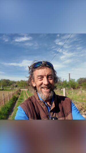 Geoff Lawton Instagram - Get ready for a weekend adventure with Geoff in rural Hungary! Discover permaculture mainframe design and water management in a continental climate. Don't miss out!

🗓️ 19-21 of April
📍 Terény, Hungary
🎟️ Visit https://pdc.permaculture.hu/geoff-lawton-permaculture.../en/ for all the details.