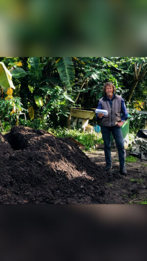 Geoff Lawton Instagram - The Science of Forests and Compost 🍂 Join us in cultivating permaculture wisdom: follow, like, and share for more insights. 

#permaculture #discoverpermaculture #forest #nature #naturelovers #wildlife #ecosystem #life #decomposition #compost #composting #soil
