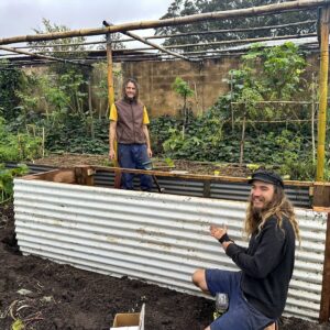 Geoff Lawton Instagram - With the help of Mario and Fabio, Geoff is in the kitchen garden, creating a new raised garden bed using recycled materials. After heavy rains saturated our contour beds, Geoff opted for this practical solution. He started by placing logs and sticks at the bottom for drainage, then added rich soil, compost, and mulch, and finished with seedlings. 

#permaculture #diacoverpermaculture #raisedgardenbeds #organicgardening #gardening #recycling #sustainability #DIY #greenthumb #backyardgardening