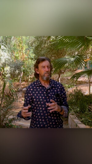 Geoff Lawton Instagram - Charcoal versus biochar - what's the difference? 

#permaculture #discoverpermaculture #charcoal #biochar #fertilizer #organicfertilizer #soil #soilhealth #livingsoil #soilfoodweb #gardensoil #sustainability #organicgardening #growyourown