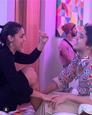 George Sauma Instagram - E hoje é o dia dela! Dessa estrela gigante, que entrou na minha vida com seu brilho imenso e mudou tudo! @thatilopes , meu amor, que você continue realizando seus sonhos, vou estar sempre do seu lado, cheio de orgulho! Te desejo todo amor, sucesso, alegria, paz, saúde! Muita arte e axé! 
Obrigado por fazer essa revolução na minha vida! 
Te amo muito! Viva!!!! 🎉❤️🎉