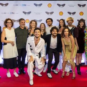 George Sauma Instagram - Uma noite inesquecível!!!! Um filme lindo!!!! “Meu nome é Gal” no @festivaldorio foi um sonho!! Viva Gal, viva Waly, viva a Tropicália, viva a cultura brasileira!!!! Não percam “Meu nome é Gal” dia 12 de outubro nos cinemas!! 

Styling @castanheiras 
Fotos do filme @_stellacarvalho_ 
Fotos da première @davicampana