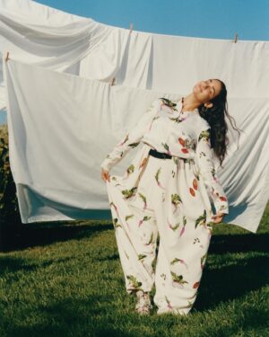 Geraldine Viswanathan Instagram - beyond honoured and grateful to be part of @vanityfair’s september issue 🥲🦋🫧🕊️ 🧡