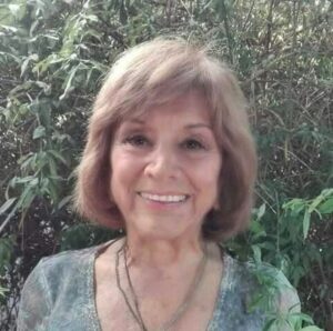 Gerardo Chendo Instagram - Qué honor conocerte y aprender a tu lado.
Gracias x tu amistad.
Fuiste una de mis primeras Maestras Espirituales con tu ejemplo y tus enseñanzas concretas y amorosas. 
¡Y cómo me hacías tentar en escena, una y otra y otra vez!
Tan talentosa.
Ejemplo de profesionalismo, riesgo y entrega.
Sembradora de RISAS y SONRISAS.
💜
Hasta siempre, Henny querida.
Buen viaje a un Alto Cielo.
🕉️