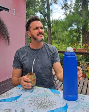Gerardo Chendo Instagram - 🐯💦🧉
Qué belleza @modo_delta.
Y mi nueva peluca by @lebarbiere.ba.